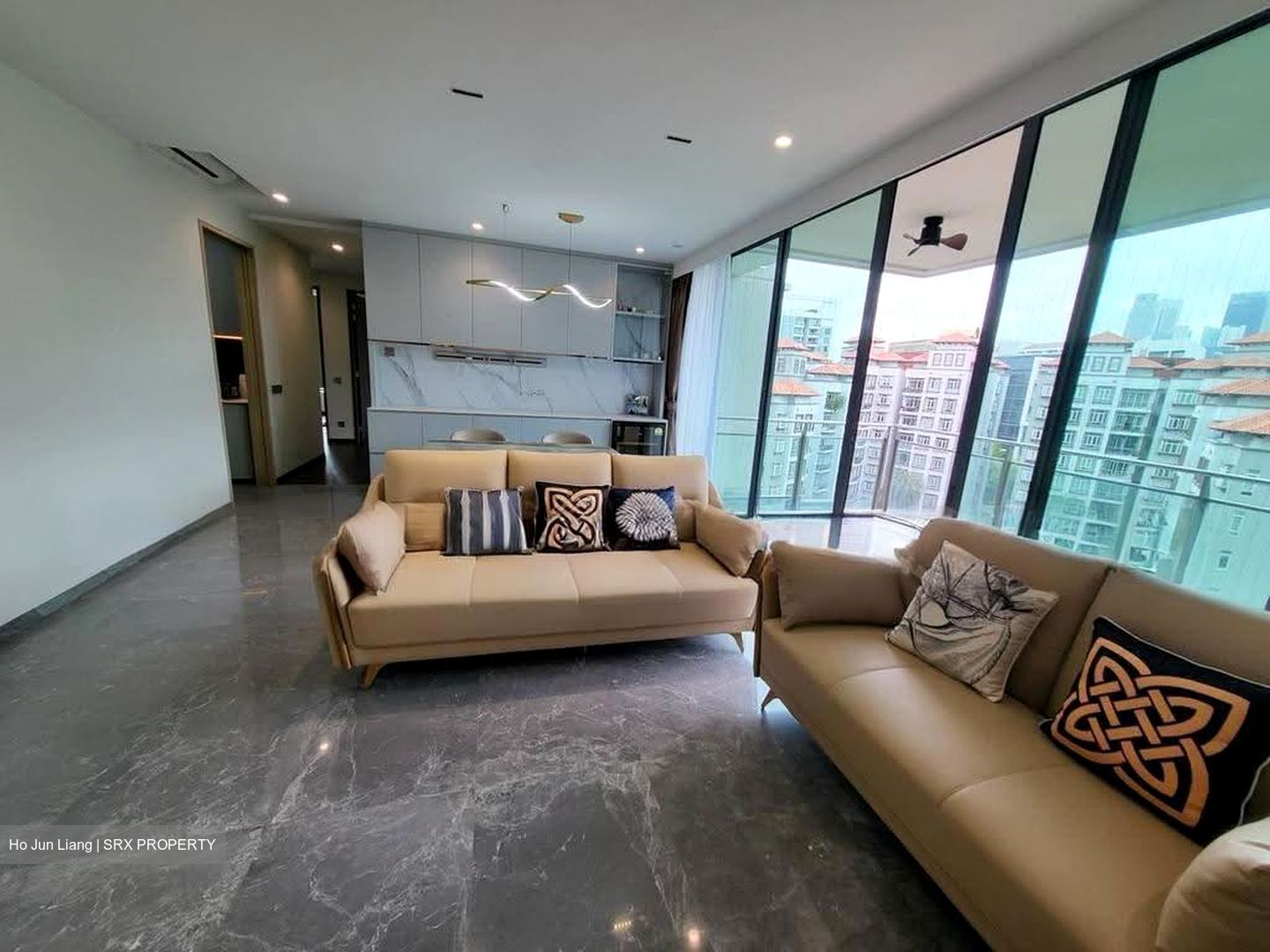RiverGate (D9), Apartment #637376291